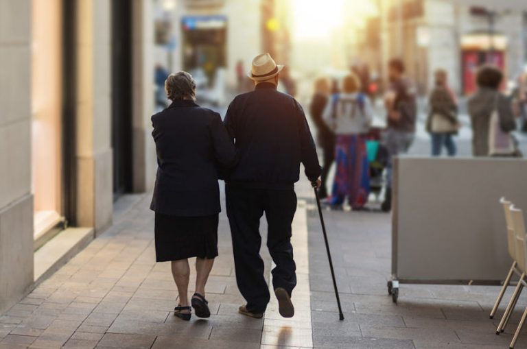 pensión mínima de un autónomo pareja anciana